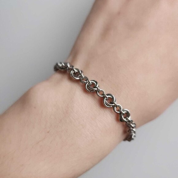 Vintage classic chainmail mobius rose mini silver bracelet - Picture 6 of 9